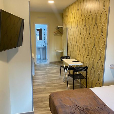 Hostal Oliver Madrid Luaran gambar