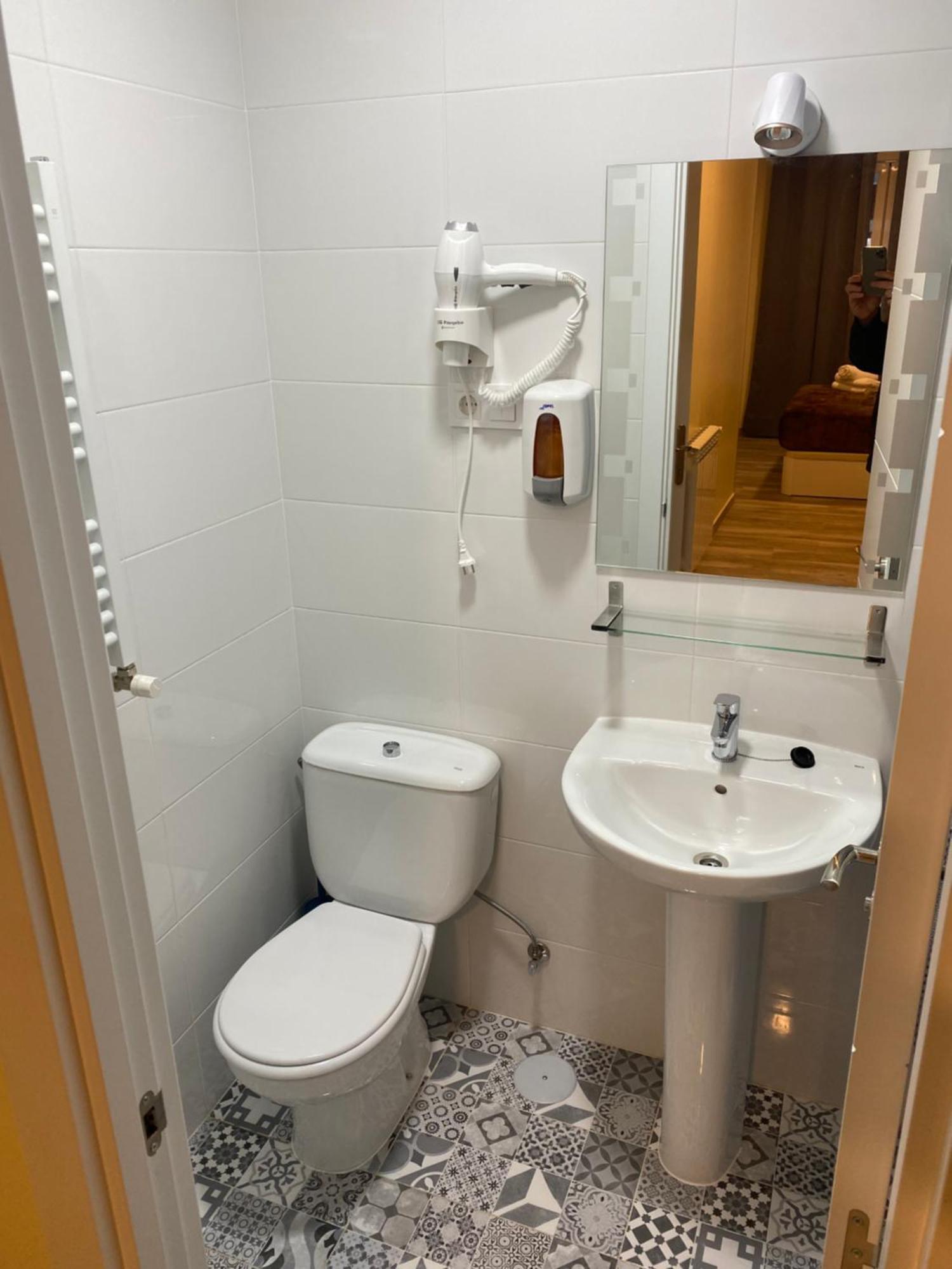 Hostal Oliver Madrid Luaran gambar