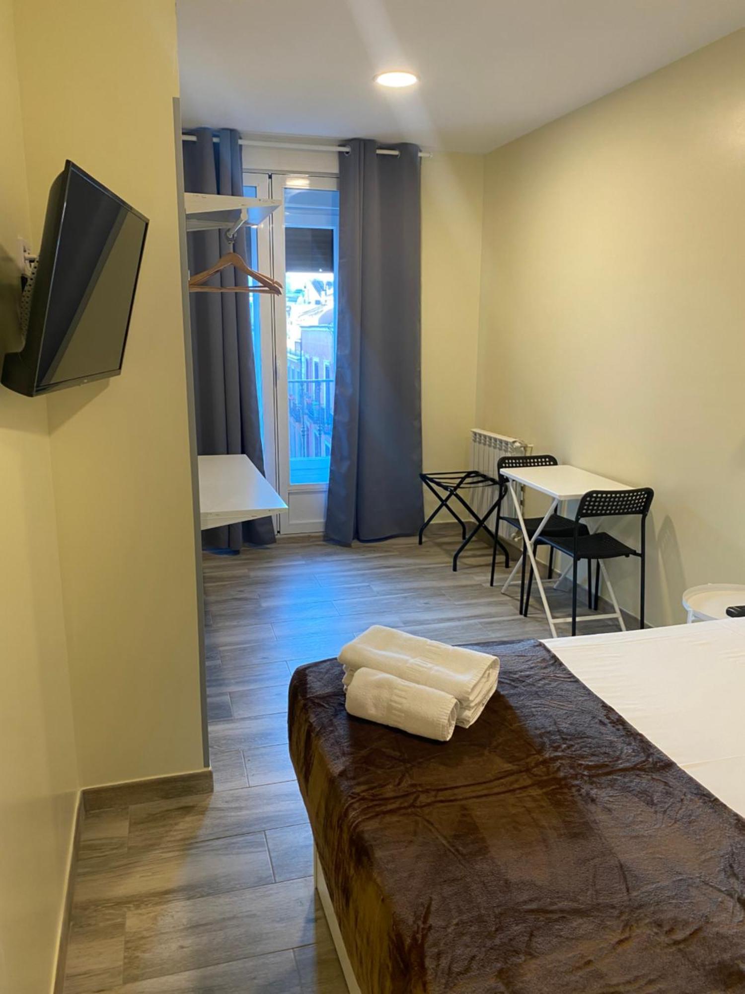 Hostal Oliver Madrid Luaran gambar